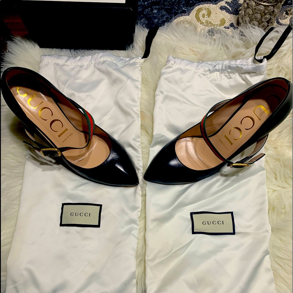 GUCCI Women’s Size 40 ( Size 10 in US) Great condition.